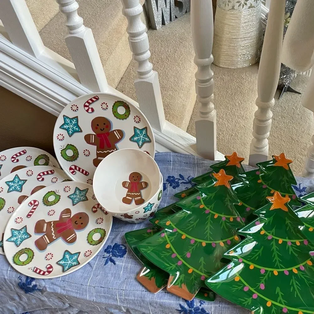 Target Gingerbread and Christmas Tree Cookie Plates Lot of 12!